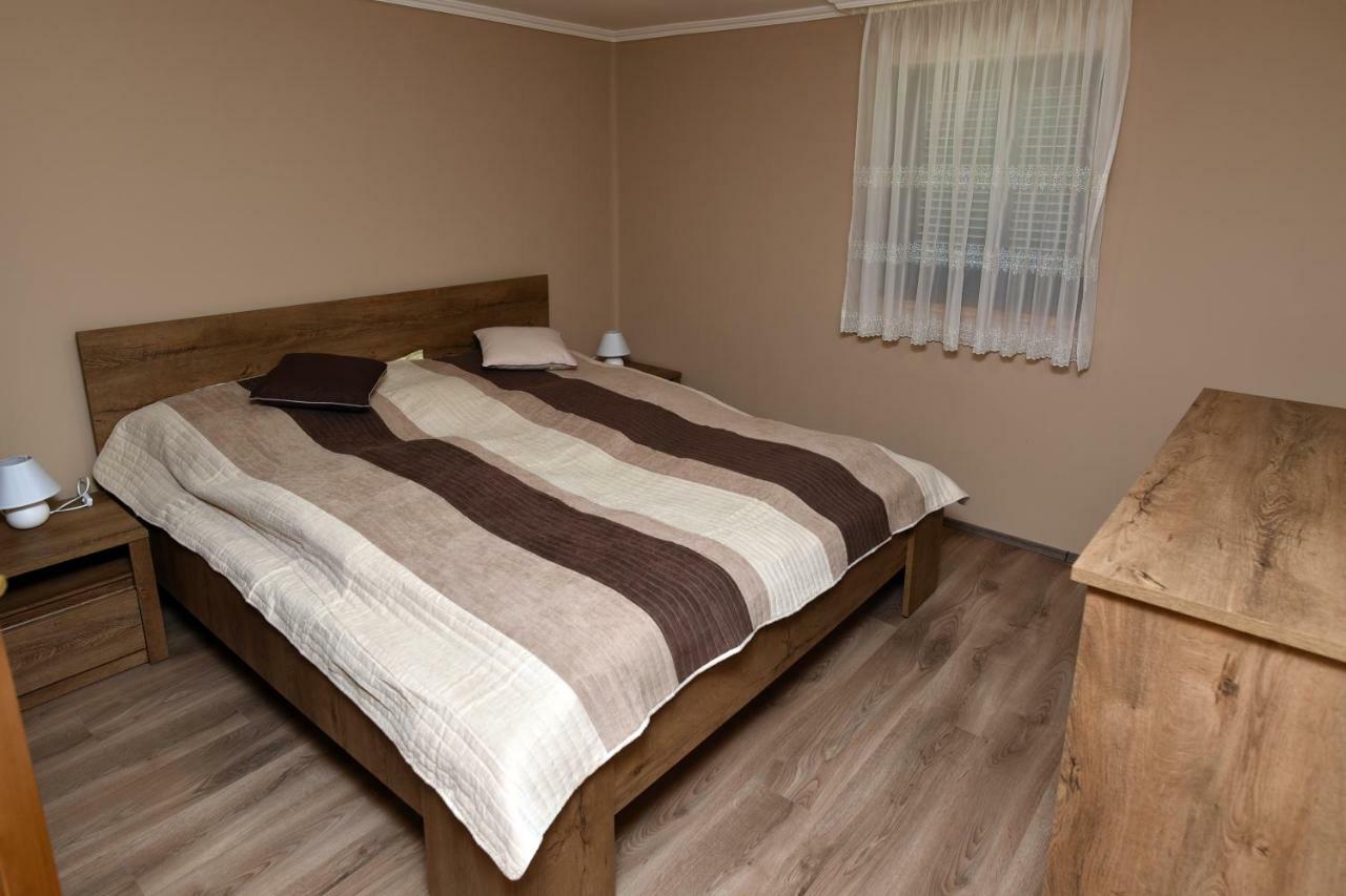 Siraly Apartman Гойдунанаш Екстер'єр фото