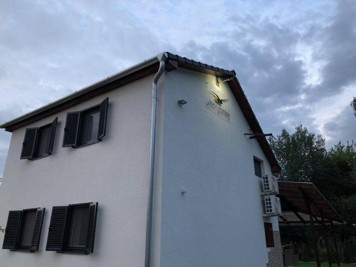 Siraly Apartman Гойдунанаш Екстер'єр фото